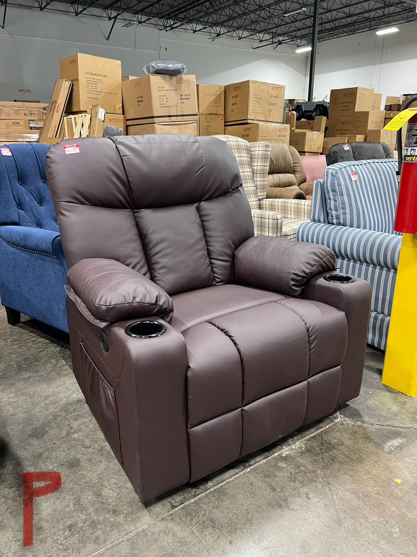 Living Room Power Recliner / Reclinable eléctrico para la sala de estar