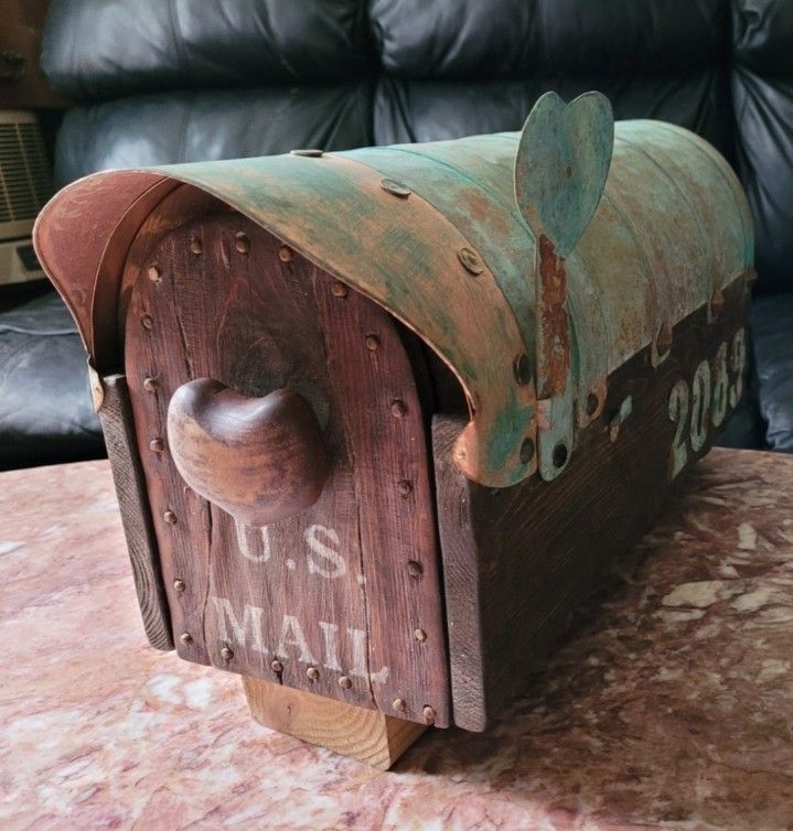 Rustic Mailbox With Custom Flag