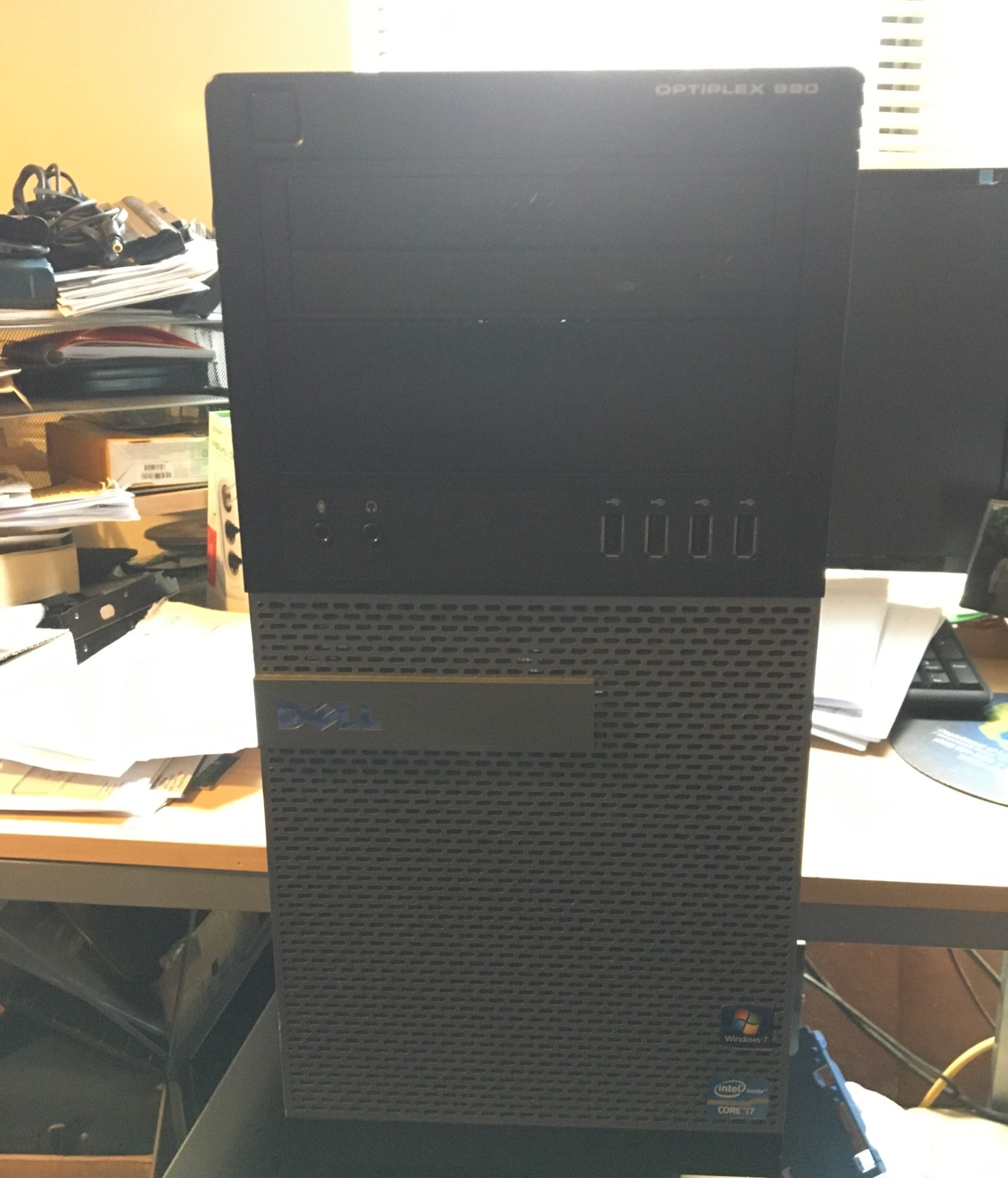 Dell Optiplex 990, Intel core i5-2400, Quad core 3.10Ghz, Windows 10 pro, 320 hdd, 8GB RAM, $100