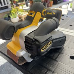 DEWALT DCW220B 20V MAX XR BELT SANDER