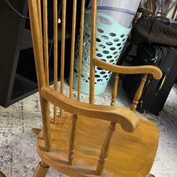 Wood Rocking Chair 