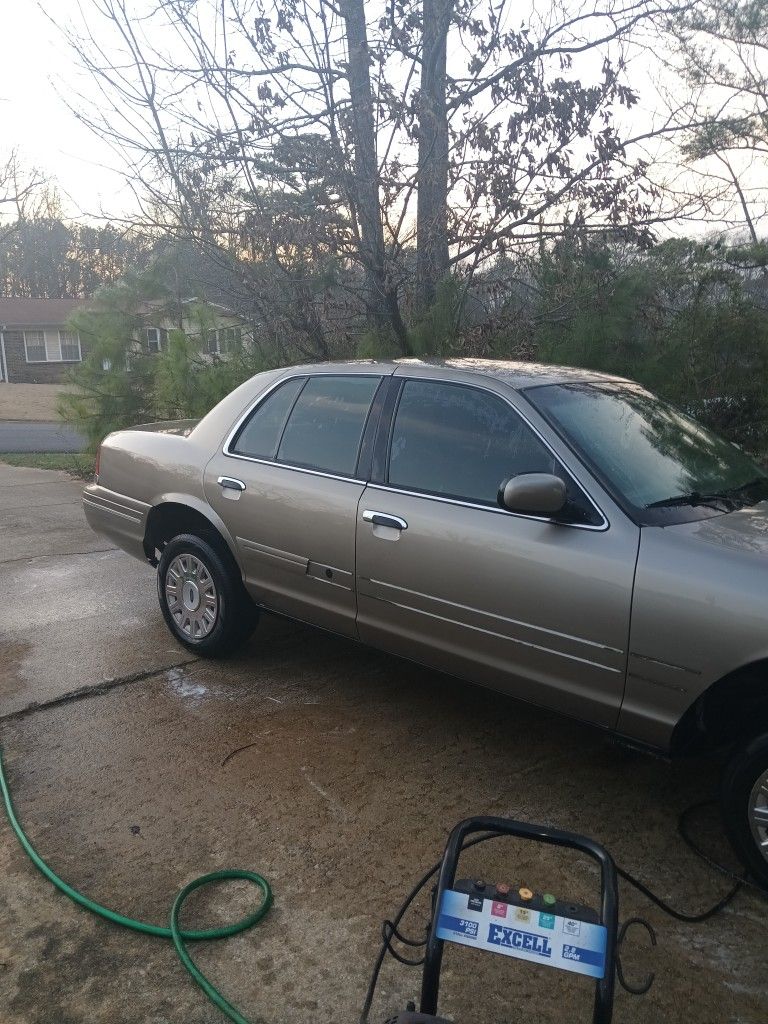 2003 Crown Vic