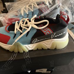 Versace shoes size 42 