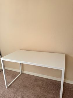 Like New Zinus 55" White Office / Computer Desk