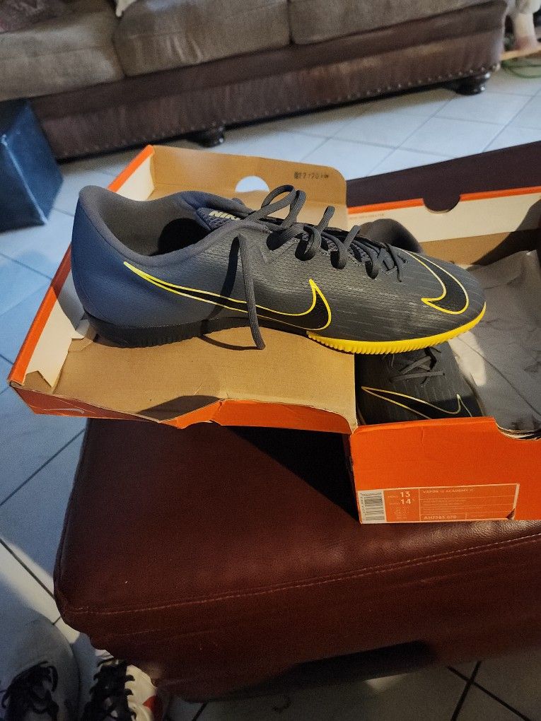 Nike Vapor 12