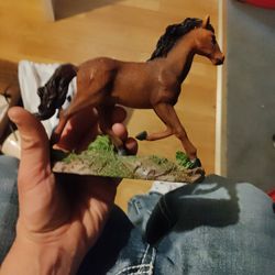 Horse figurine 