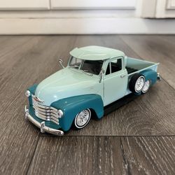 Diecast 1/24 Scale  1953 Chevrolet 3100 Pickup Truck LOWRIDER 