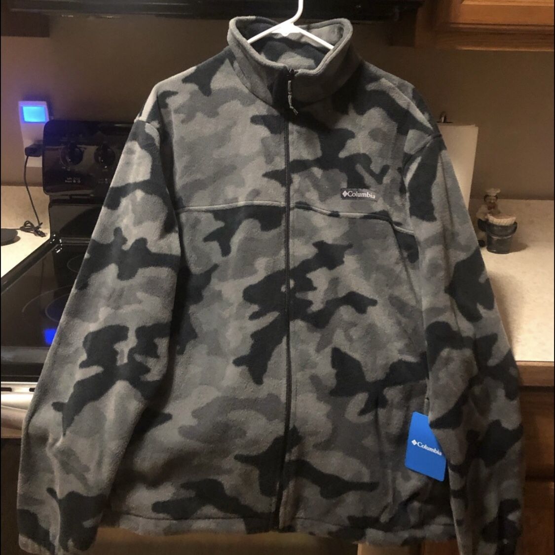 Men’s New Camouflage Jacket Size Medium