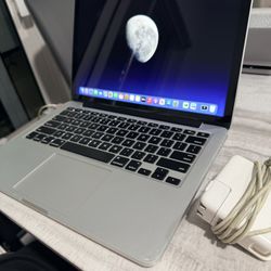 MacBook Pro 13.3” Retina/ 2.7GHz Intel i5/ 8gb ram/ 256gbSSD/MacOS Monterey 2024/ Gpu Iris / Good 🔋