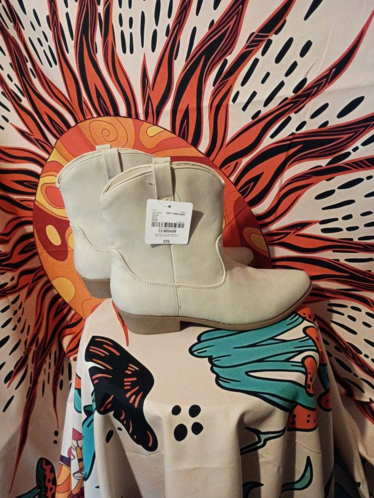 π€ Arizona Jean Co. Low Heel Boots 7.5