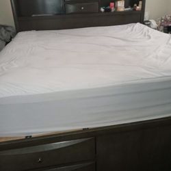 Plate Form Bed Frame