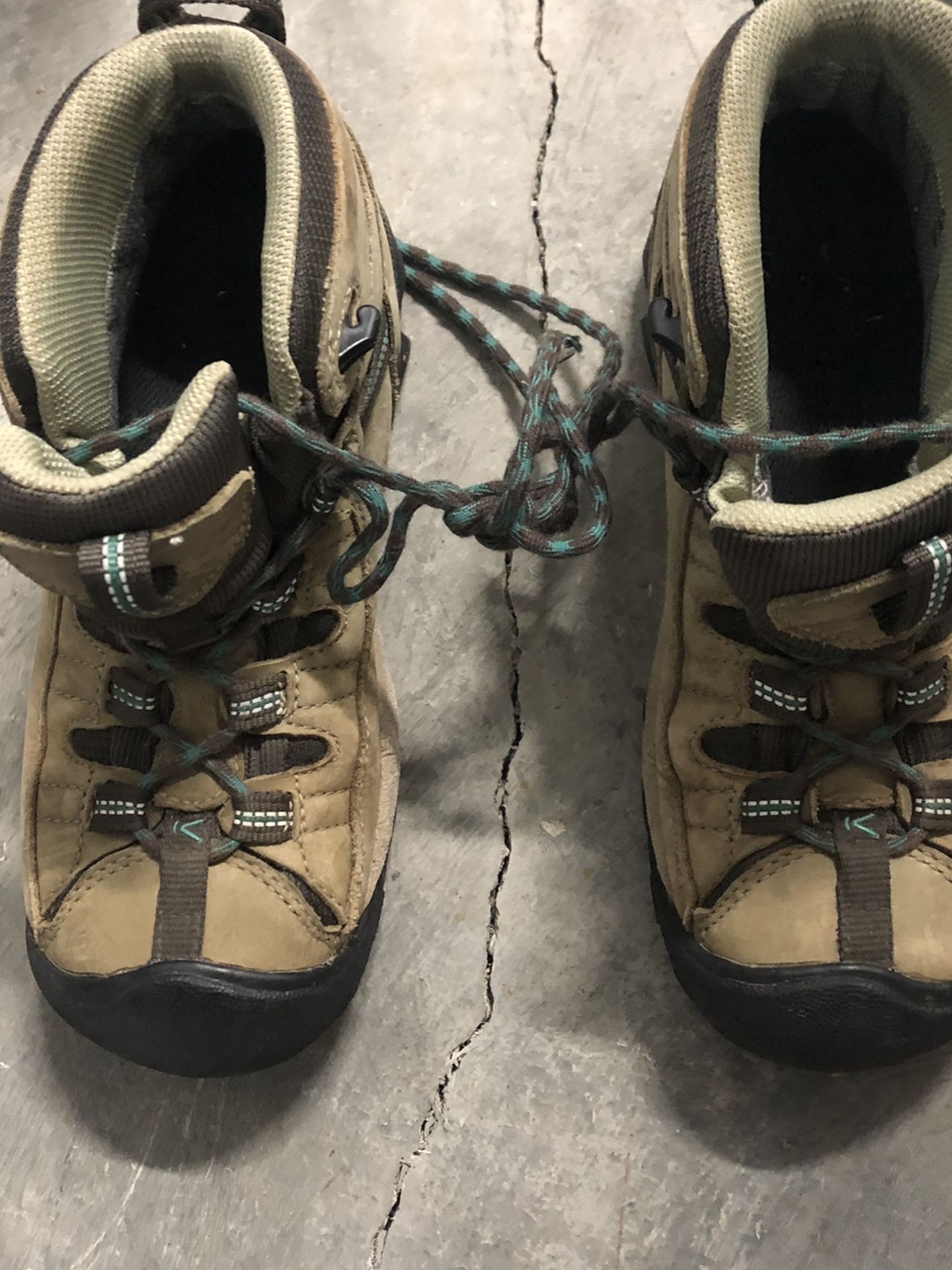 Keen boots