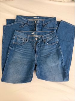 Woman’s old navy boyfriend jeans
