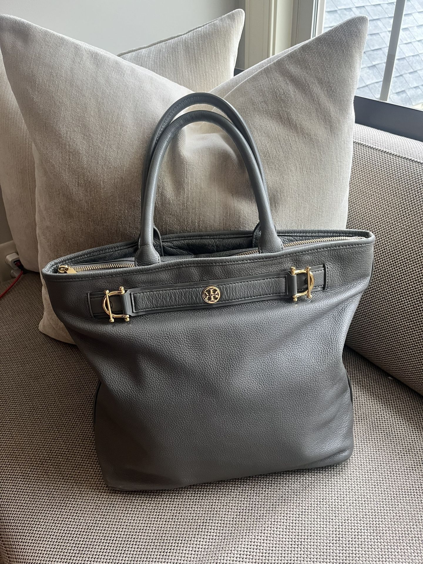 Handbag/ Tory Burch