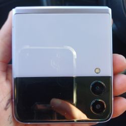 Lavender Color Brand New Samsung Flipz -F7 Phone Unlocked