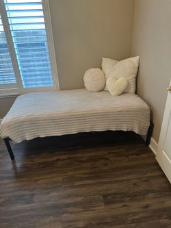 Twin bed