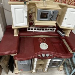 Step 2 Play Kitchen 