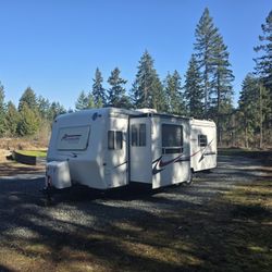 2001 Holiday Rambler Alumascape 27' With Slide Out 