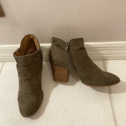 Size 8 Style & Co Women’s Dark Olive Green 2 1/2” Heeled Ankle Boots Women’s Shoes 