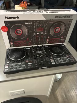 Dj Controller/ Speakers/ mixer/stands