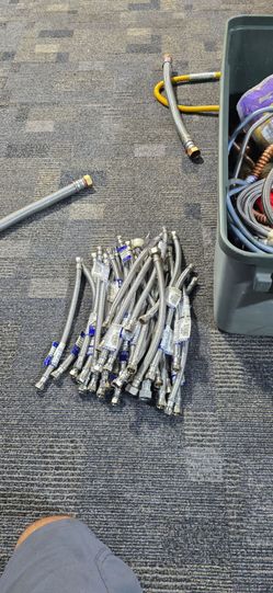 Plumbing plumbing braided lines