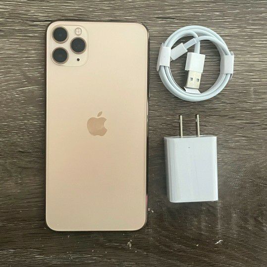 iPhone 11 Pro Max 512GB Unlocked for any carrier like new / 3 Months warranty  / It's a store Buy with Confidence 