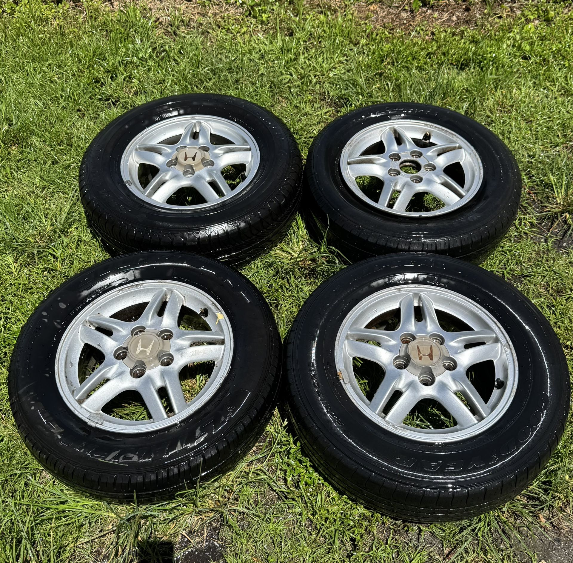 Set Of 15” Honda CRV Rims 