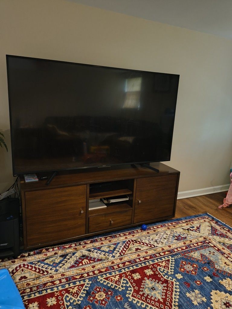 Sony TV 75 Inches