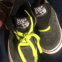 VANS HalfCab  Midtop Sneakers Size 6C