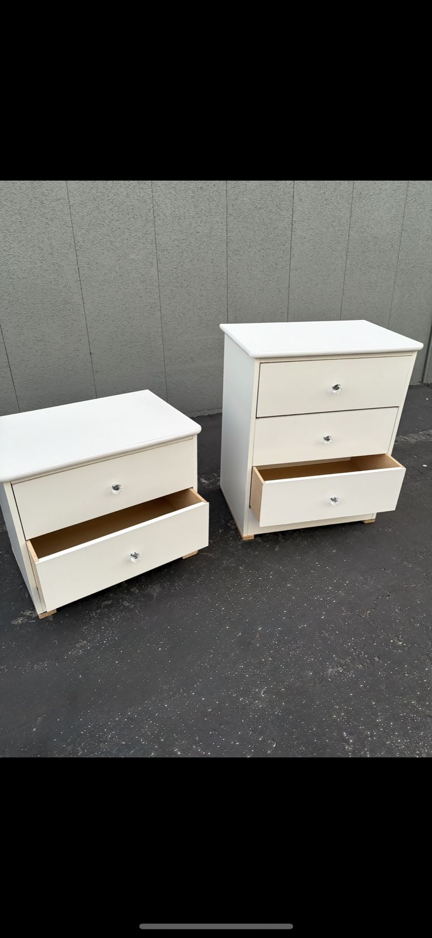 NEW WHITE 2&3 DRAWER NIGHTSTAND WITH DIAMOND KNOBS💫