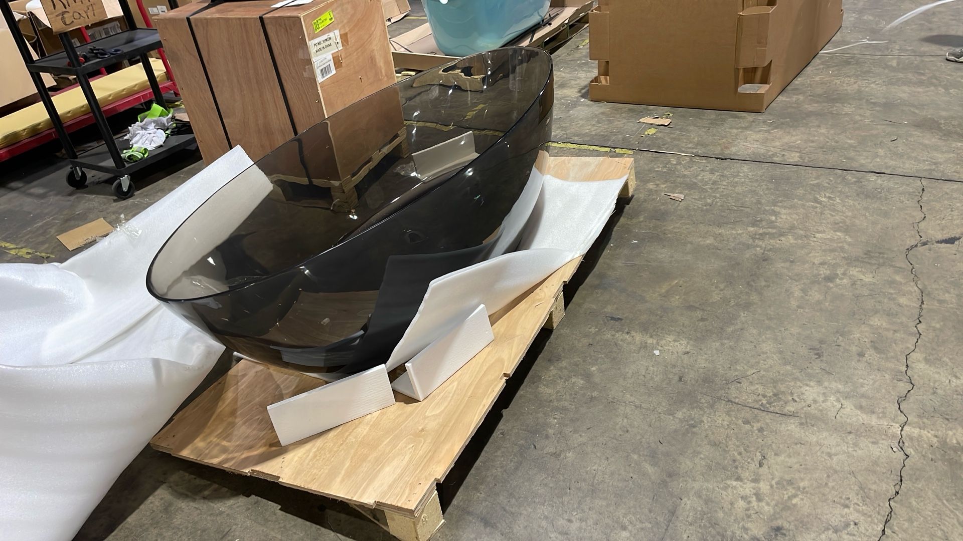 67 Inch Transparent Black Tub