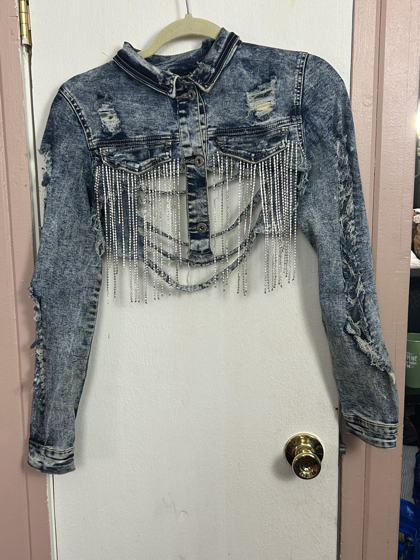 RedFox Cropped Fringed Distressed Denim Jacket Women’s Small