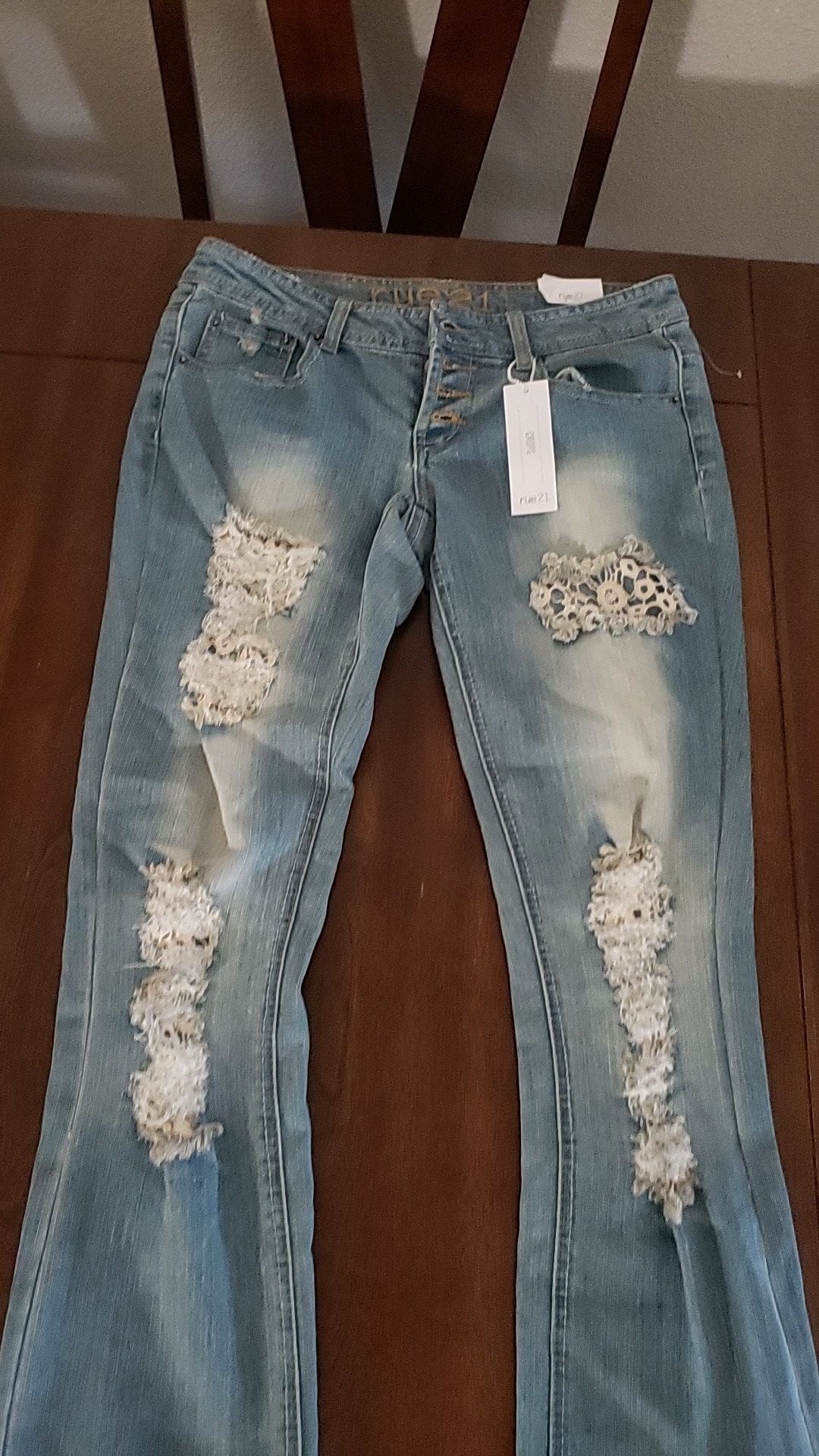 New rue 21 cropped jeans. Size 1 / 2