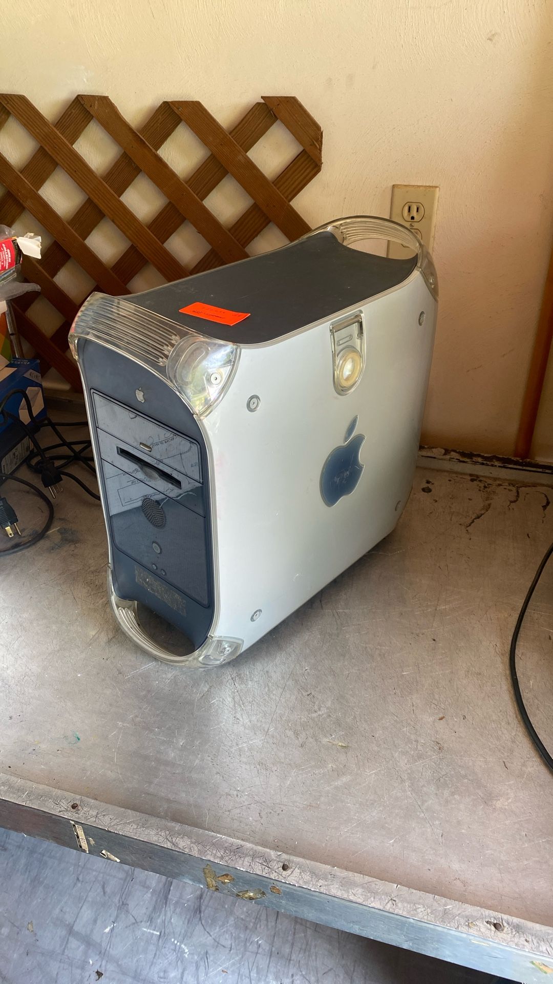 Power Mac G4 tower. 450 MHz.