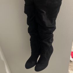 Knee High Boots With Heel! 