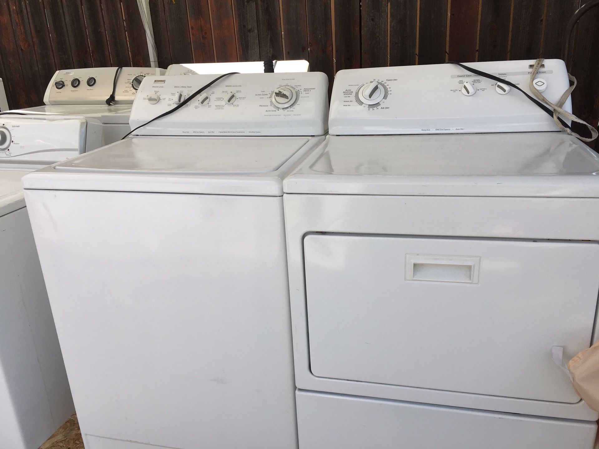 Set washer and dryer good condition brand kenmore 3 mouths of guarantee