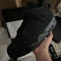 jordan 4 black cat (size 10.5, 11)
