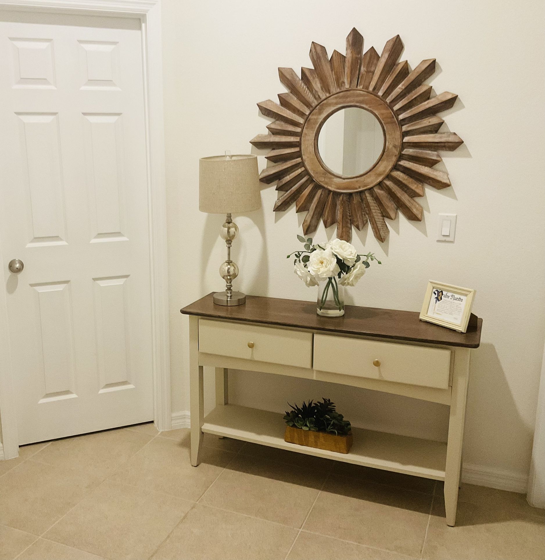 Beautiful Entryway / Console Table