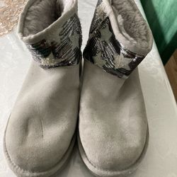 UGG Boots W/ Stars 