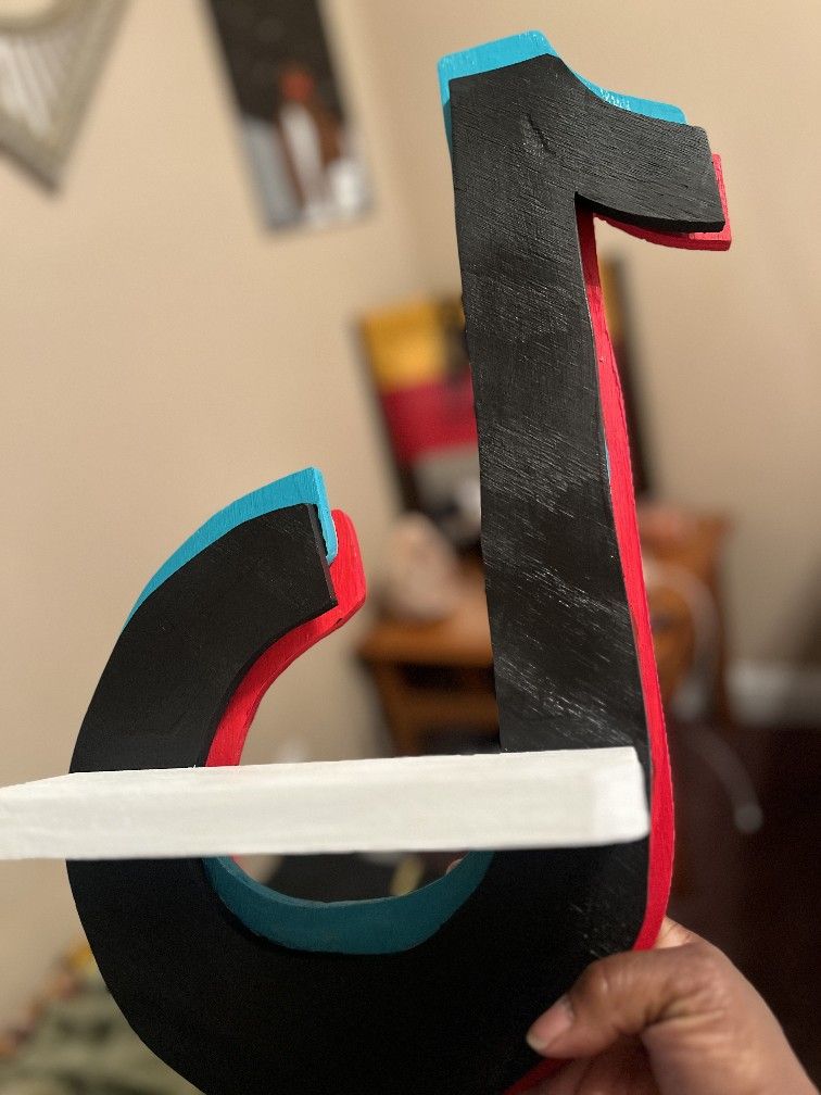 Tik Tok Shelf