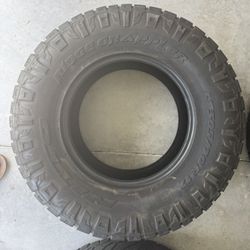 35in Nitto Ridge Grappler All Terrain Tires (17in wheel)