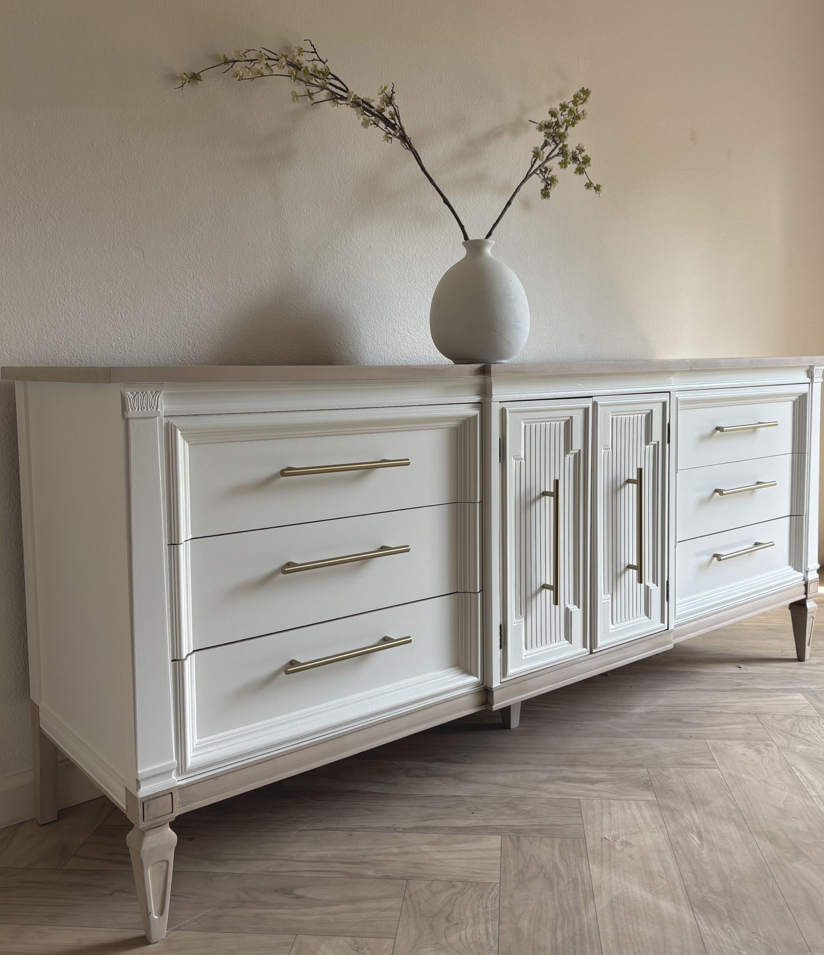 Dresser/White Dresser/Solid Wood/ Credenza/Buffet/Sideboard/Coastal/Console Table/TV Stand/Modern