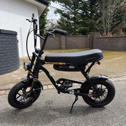 Schwinn Hurricane Electric Bike