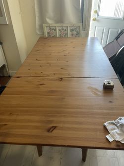 Beautiful Solid Wood Expandable Table