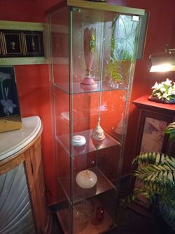 All glass DISPLAY CASE