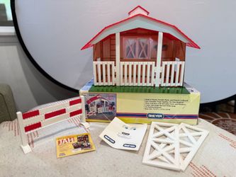 Breyer Classics 3-Stall Horse Barn Stable Set w/ Jump Fence, Panels, Instuctions