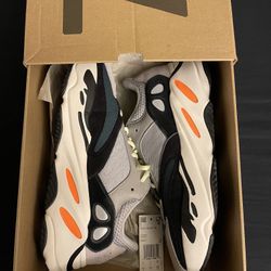 Yeezy 700- Wave Runner