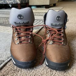 Timberland boots 7.5 Barely Used 
