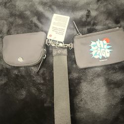 Lilulemone  Dual Pouch Wristlet Chicago, L Monogram