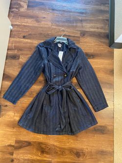 Chicos brand Women's Denim Trench Coat with Belt